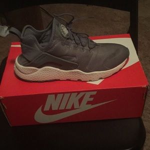 Women’s Huarache Run Ultra